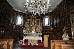 Interiér kostela ve Velkých Karlovicích